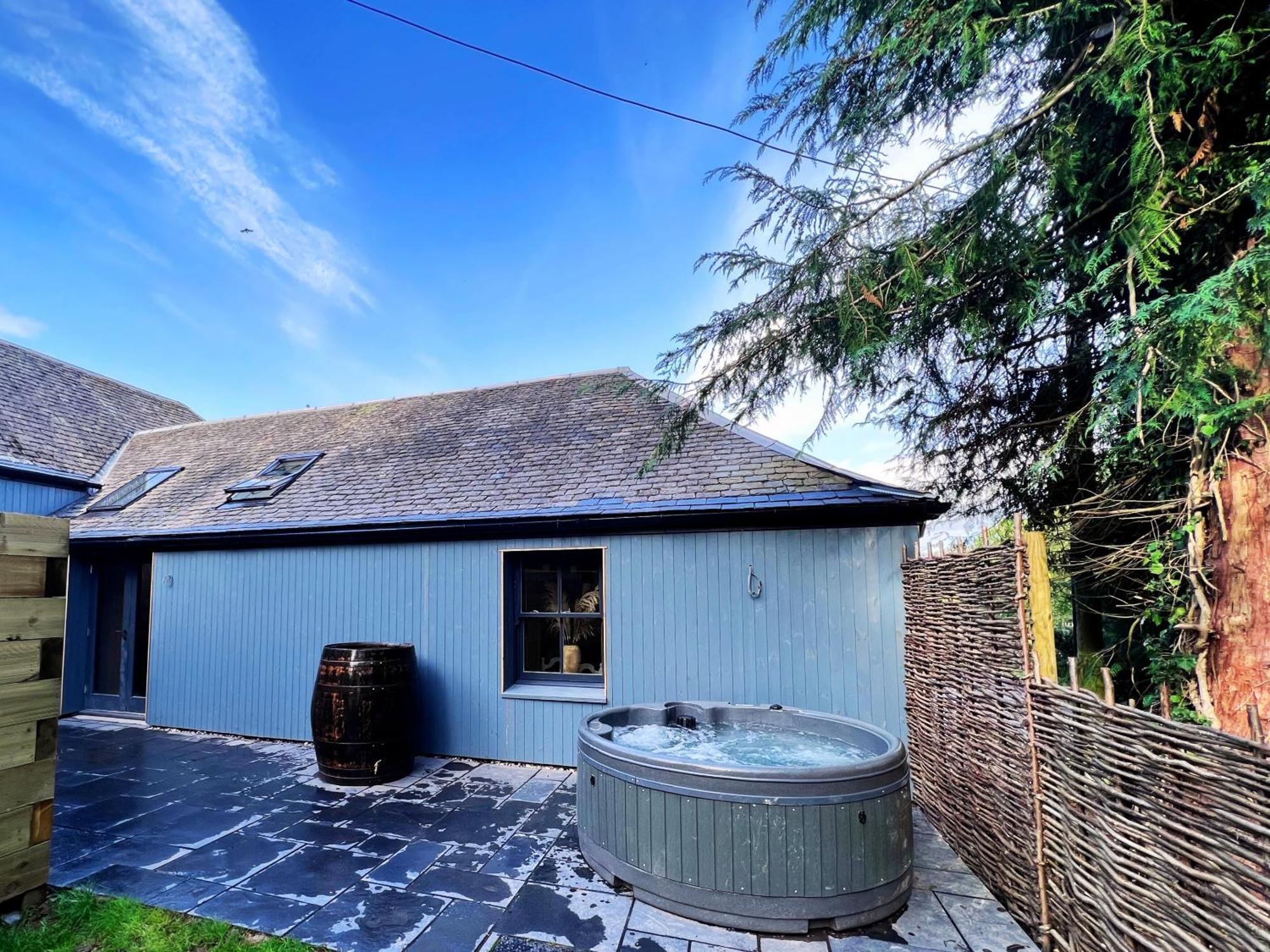Rachel'S Farm Luxury Escapes With Hots Tubs Villa Buchlyvie Exterior photo